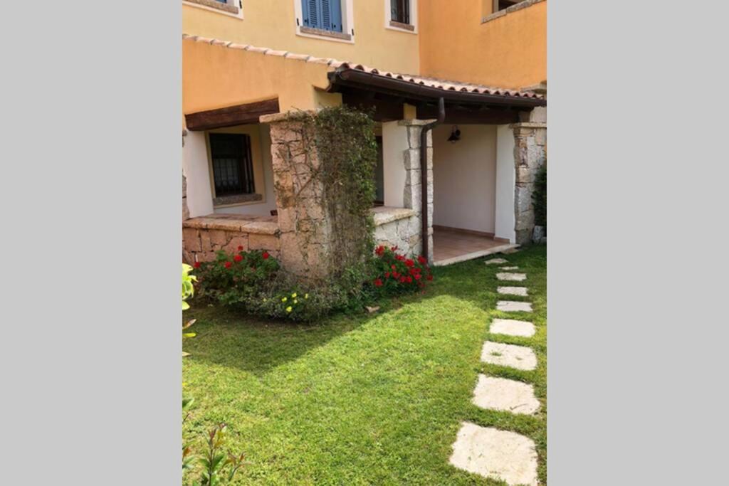 ポルト・サン・パーオロ Casa Di Maria - La Pinetaヴィラ エクステリア 写真